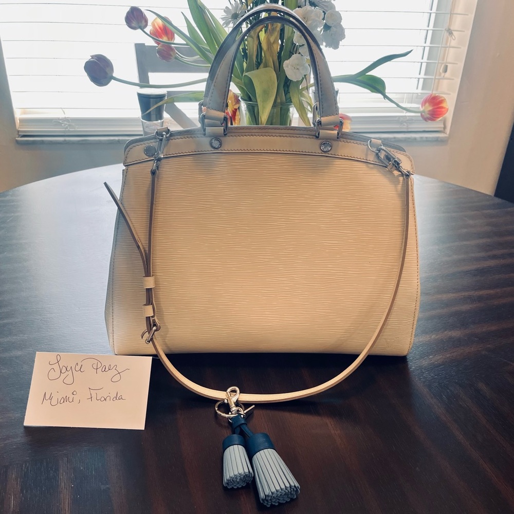 Louis Vuitton 💯 Brea MM Ivory Pre Loved with Dust Bag